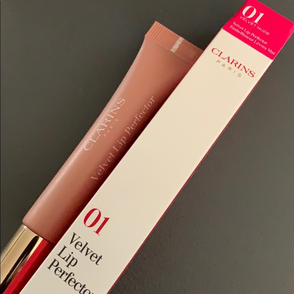 Clarins velvet lip perfector in velvet nude